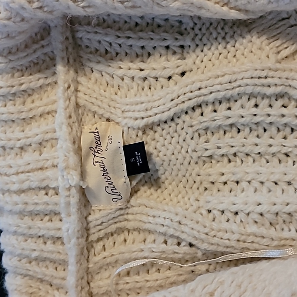 Sweater - Picture 3 of 4
